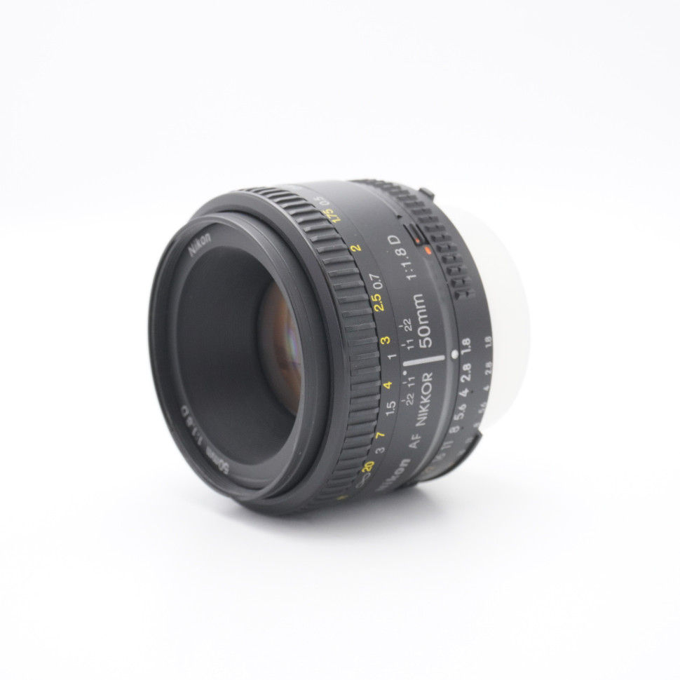 Nikon 50mm f/1.8D AF Nikkor (состояние 5-)
