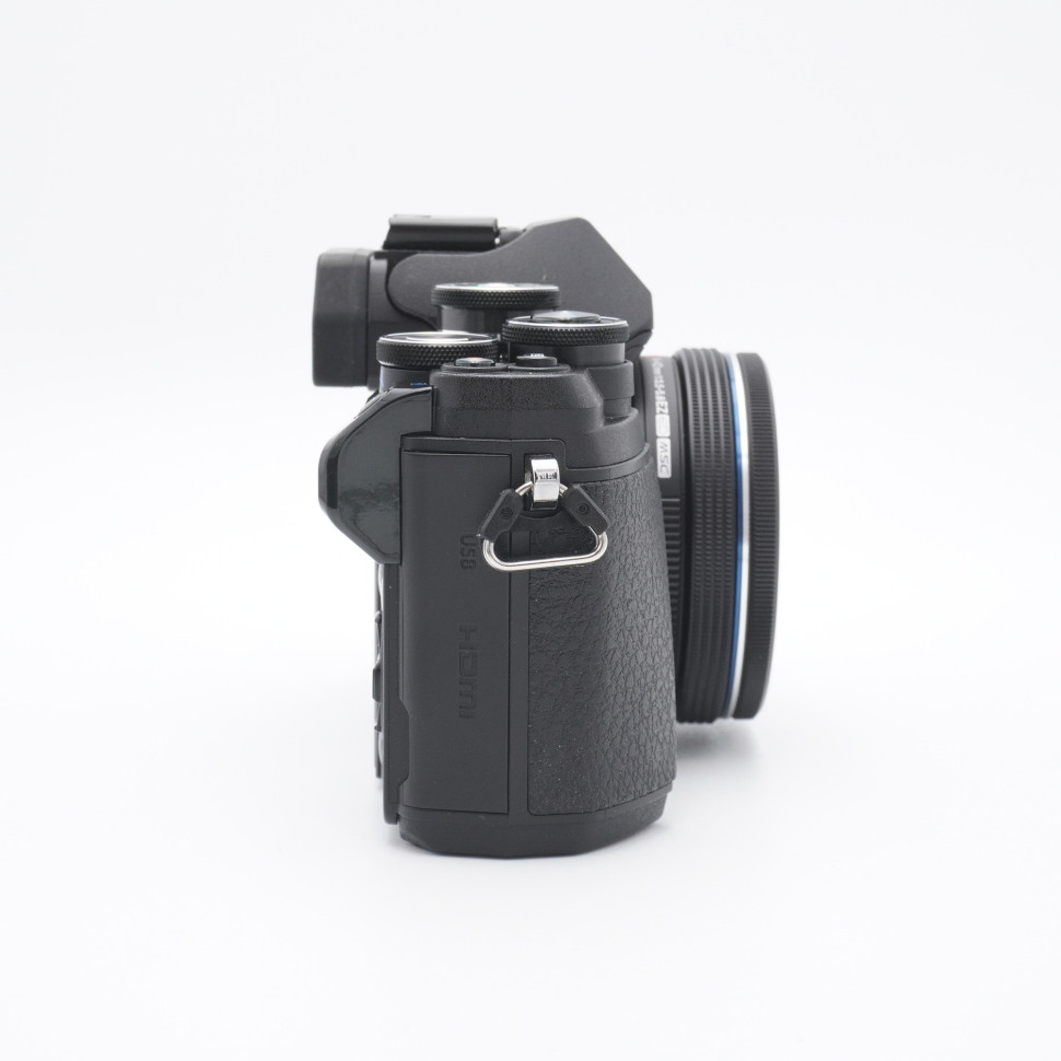Olympus OM-D E-M10 Mark III Kit 14-42mm (1.700 кадров)