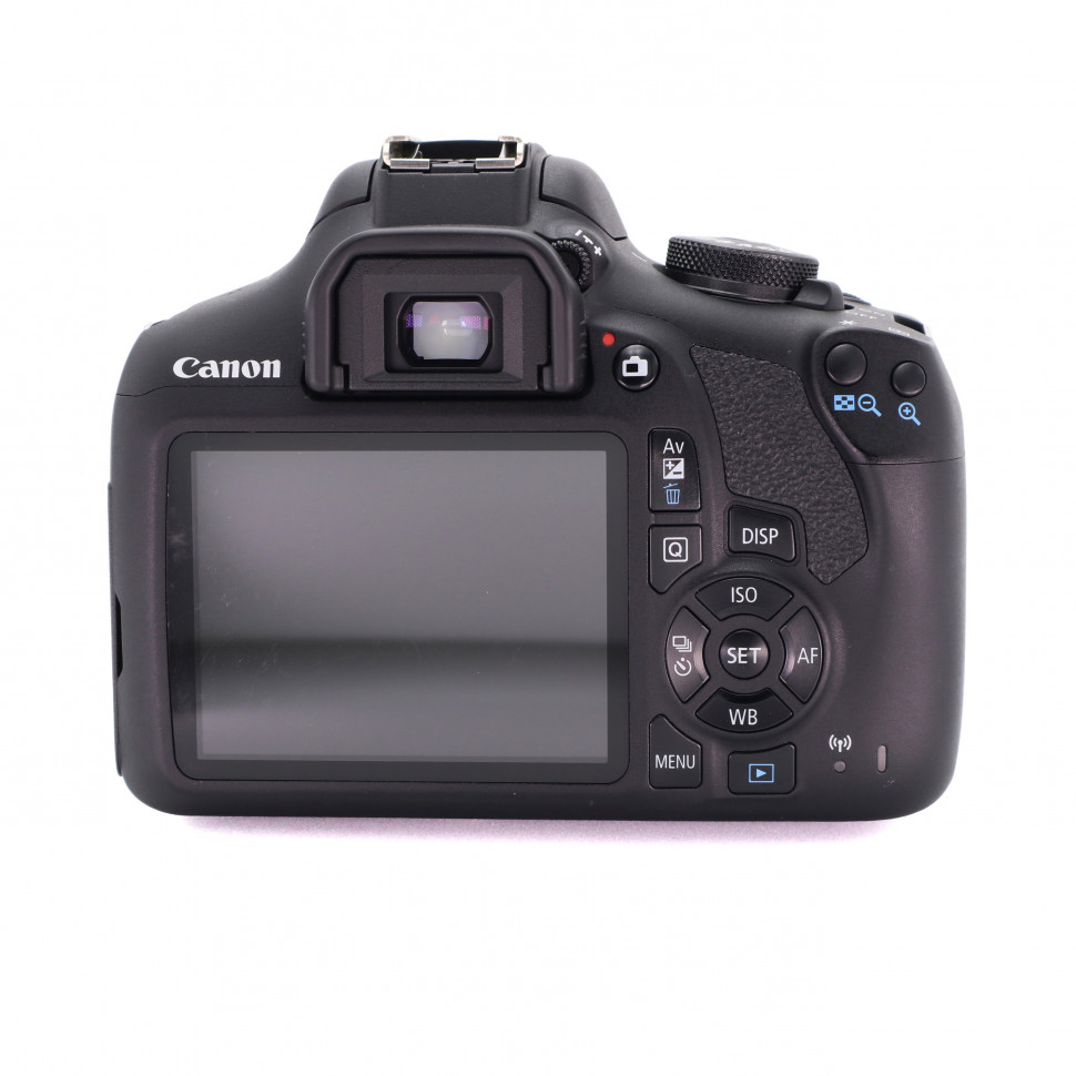 Canon EOS 2000D Kit EF-S 18-55mm III (13.000 кадров)