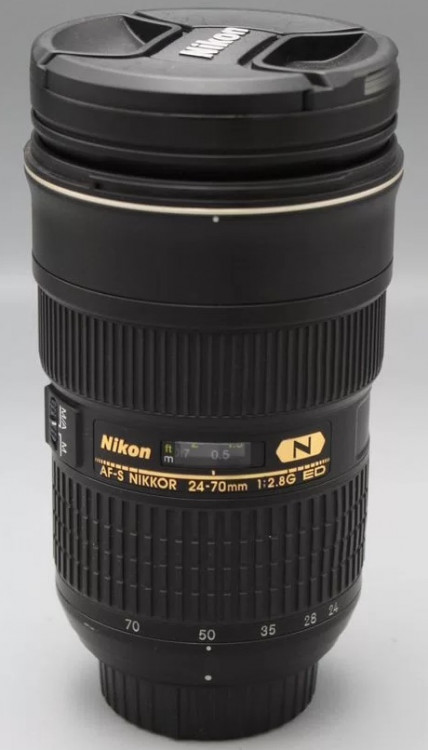 Nikon 24-70 f/2.8 G AF-S Nikkor (Like new)