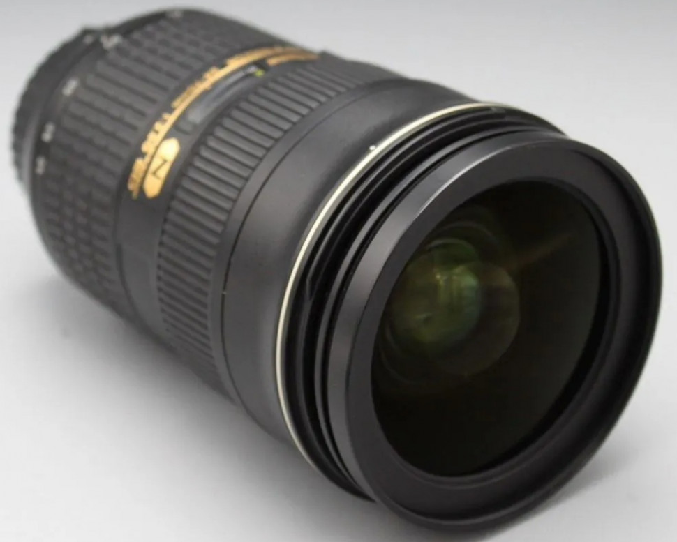 Nikon 24-70 f/2.8 G AF-S Nikkor (Like new)