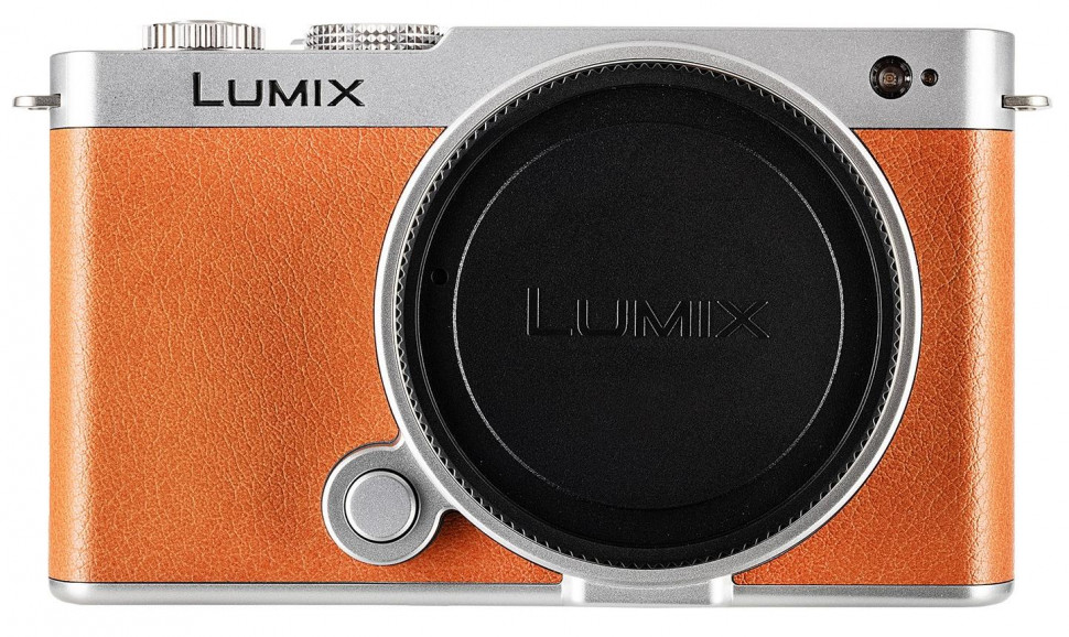 Panasonic S9  + Lumix S 18-40mm f/4.5-6.3  Camel Orange