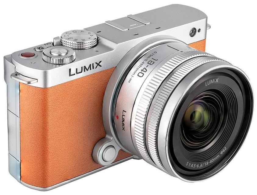 Panasonic S9  + Lumix S 18-40mm f/4.5-6.3  Camel Orange