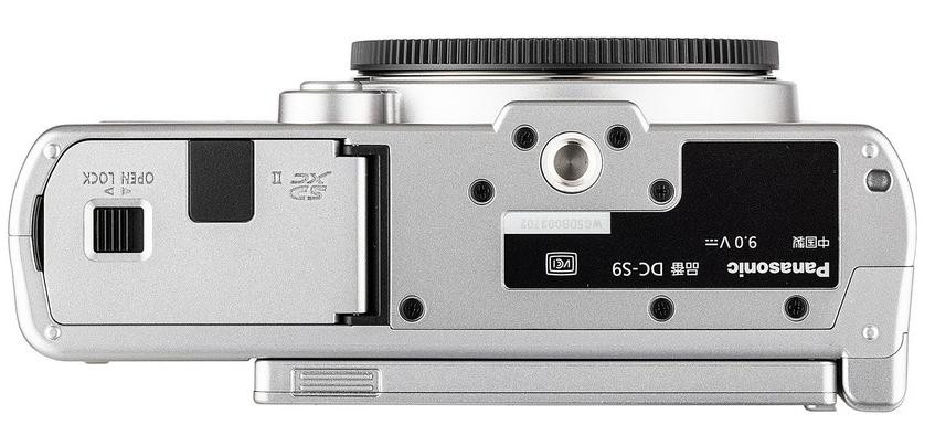 Panasonic S9  + Lumix S 18-40mm f/4.5-6.3  Camel Orange