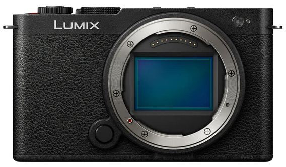 Panasonic S9 Black + Lumix S 26mm f/8