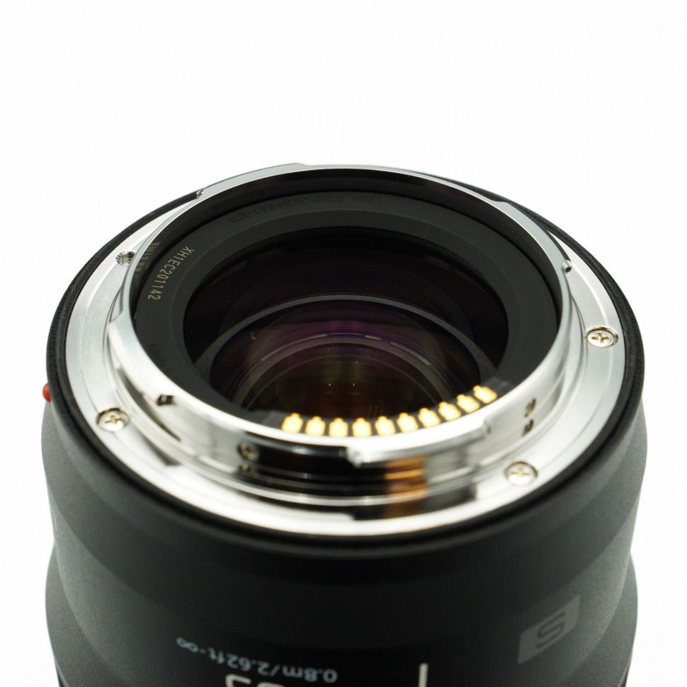 Panasonic Lumix S 85mm f/1.8 (состояние 5-)