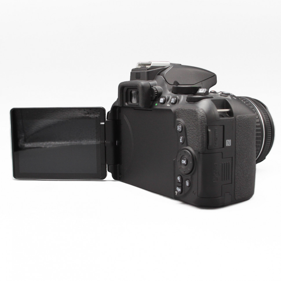 Nikon D5600 Kit AF-P 18-55mm DX VR (20.000 кадров)