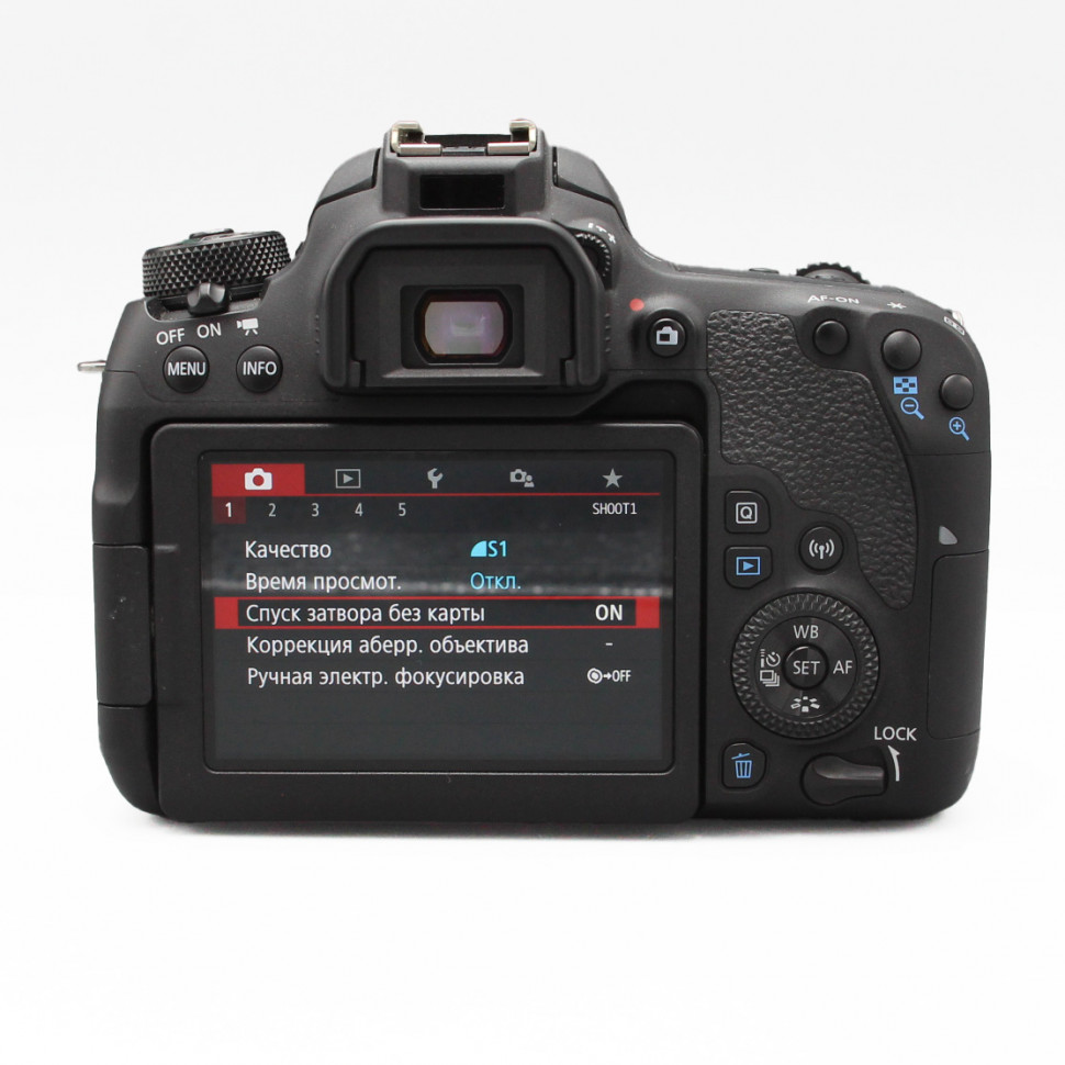 Canon EOS 77D kit EF-S 18-55 4-5.6 IS STM (пробег 45300)
