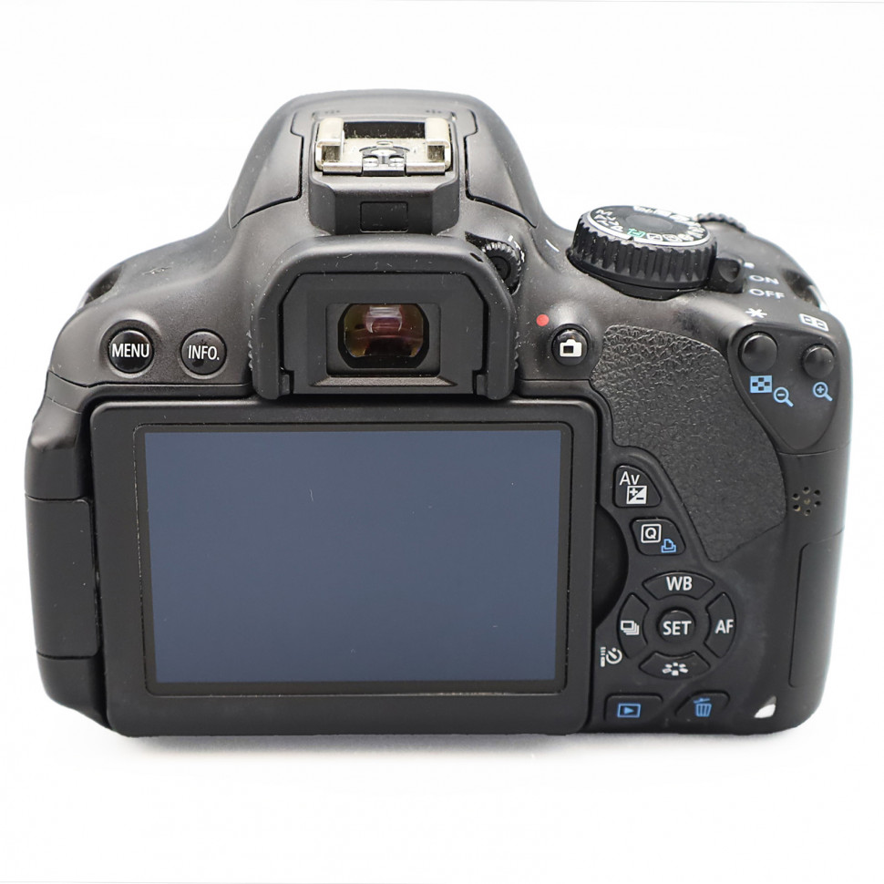 Canon EOS 650D Kit 18-55mm (24000 кадров)