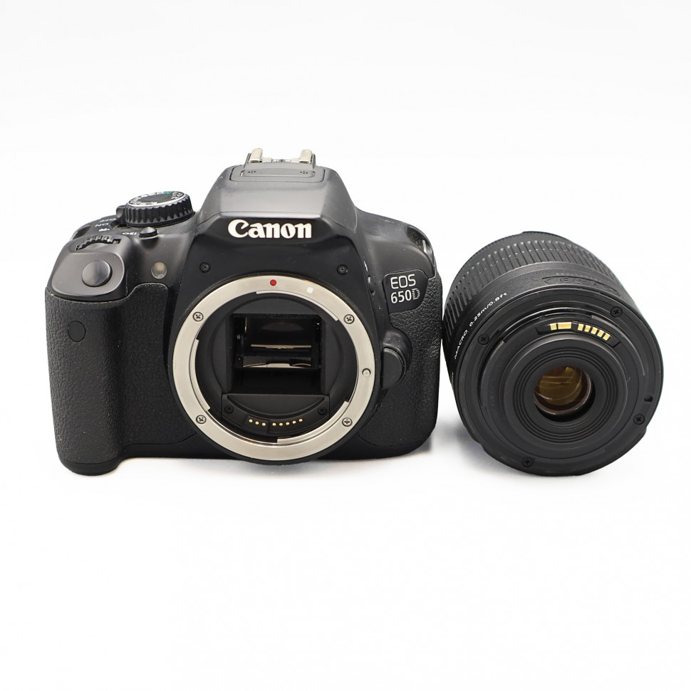 Canon EOS 650D Kit 18-55mm (24000 кадров)
