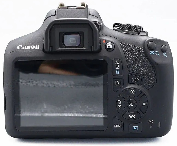 Canon EOS 2000D kit 18-55mm IS II (6400 кадров)