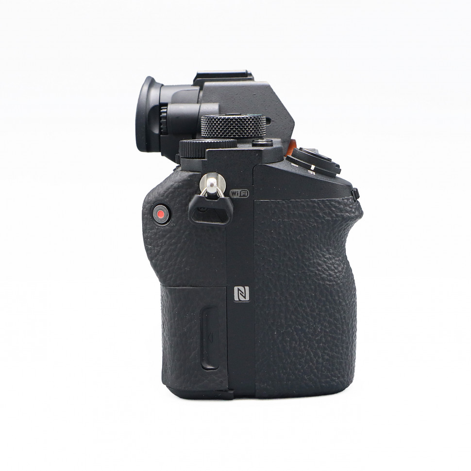Sony α7R II (109000 кадров)
