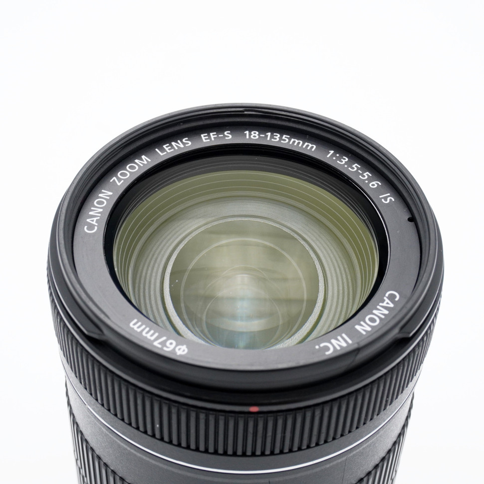 Canon EF-S 18-135mm f/3.5-5.6 IS   (состояние 4)