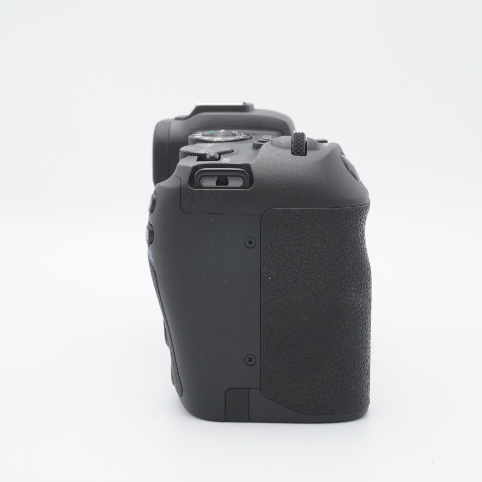 Canon EOS RP (6.000 кадров)
