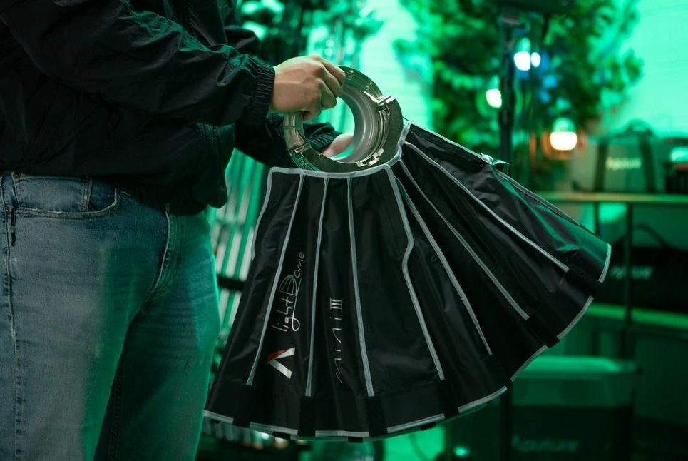 Софтбокс Aputure Light Dome Mini III с сотами (витринный экземпляр)