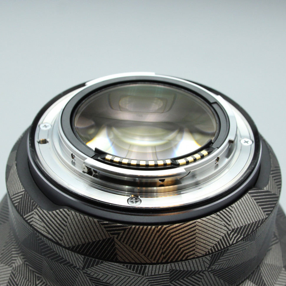 Canon RF 85mm f/1.2 L USM DS (like new)