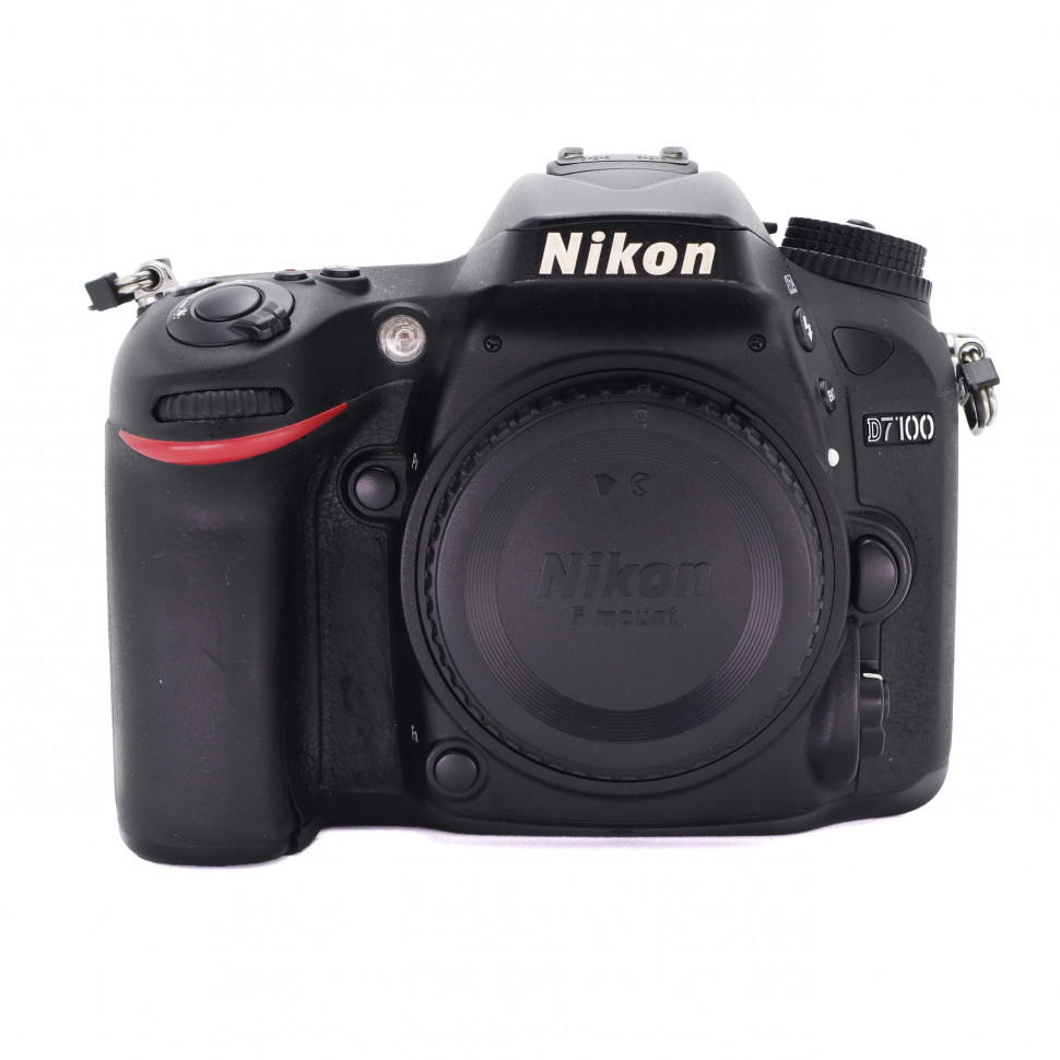 Nikon D7100 body (53000 кадров)
