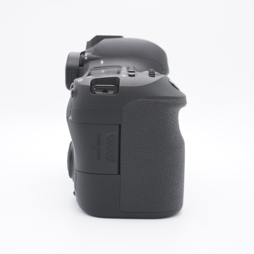 Canon EOS 6D Mark II  (61000 кадров)