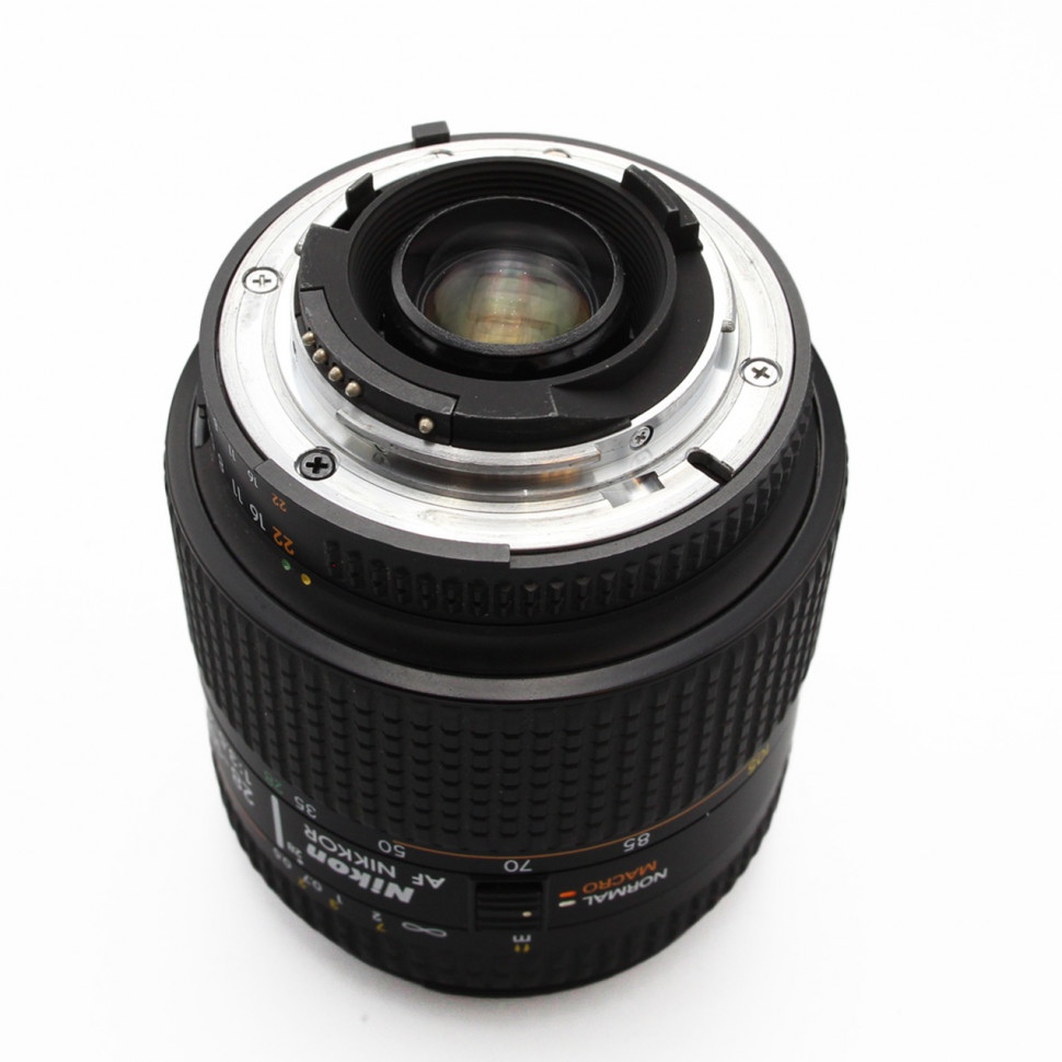 Nikkor 28-105mm f/3.5-4.5 D (состояние 5-)