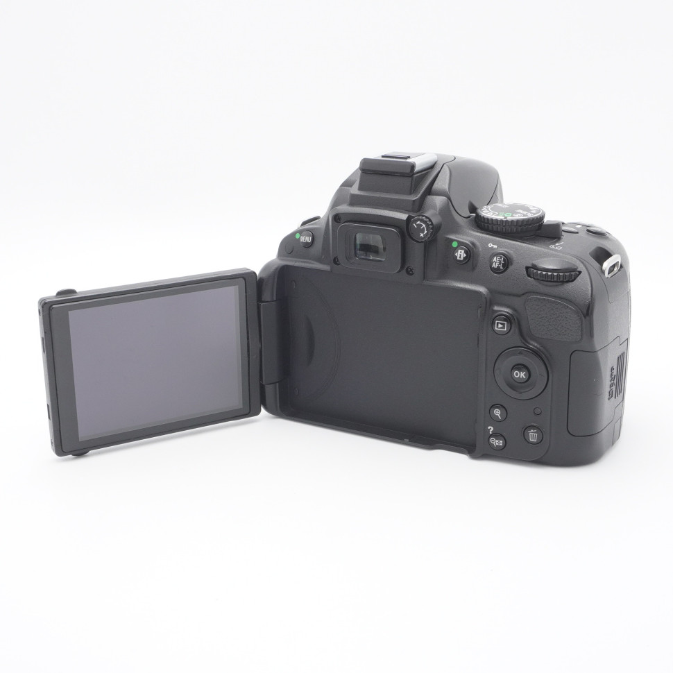 Nikon D5100 (17.000 кадров)
