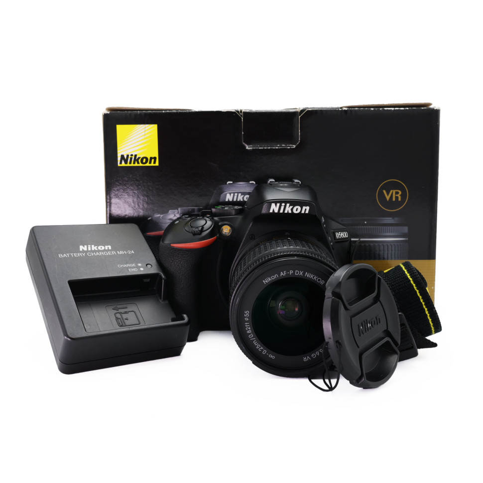 Nikon D5600 Kit AF-P 18-55mm G DX VR (69.000 кадров)