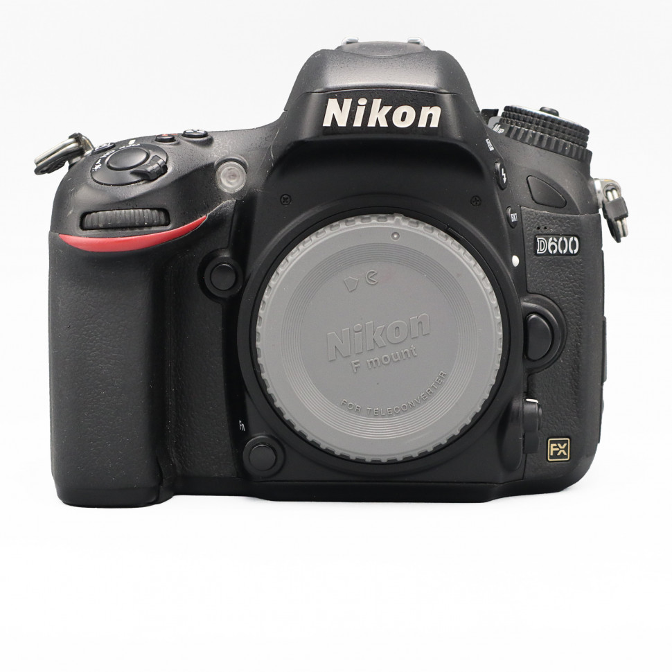 Nikon D600 body (140200 кадров)