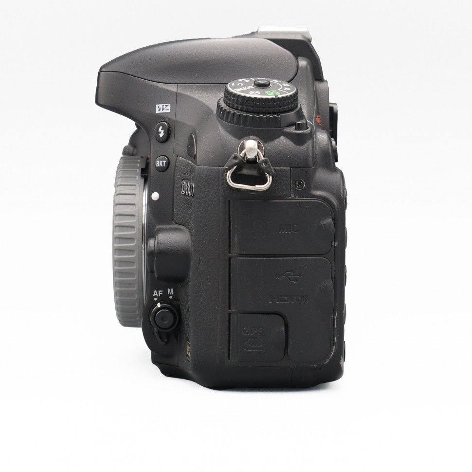 Nikon D600 body (140200 кадров)