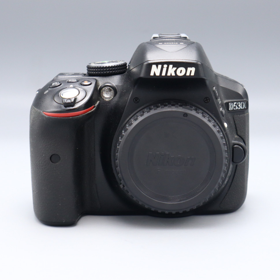 Nikon D5300 body (111400 кадров)