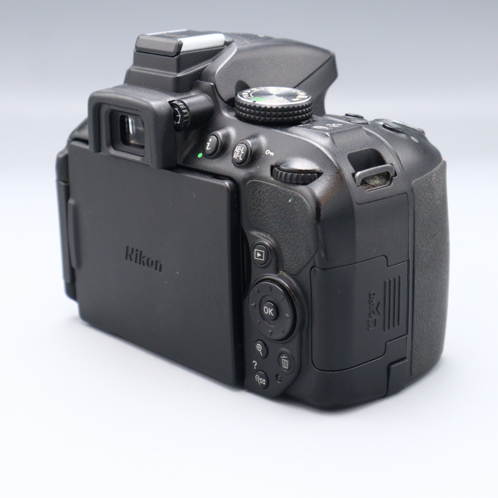 Nikon D5300 body (111400 кадров)