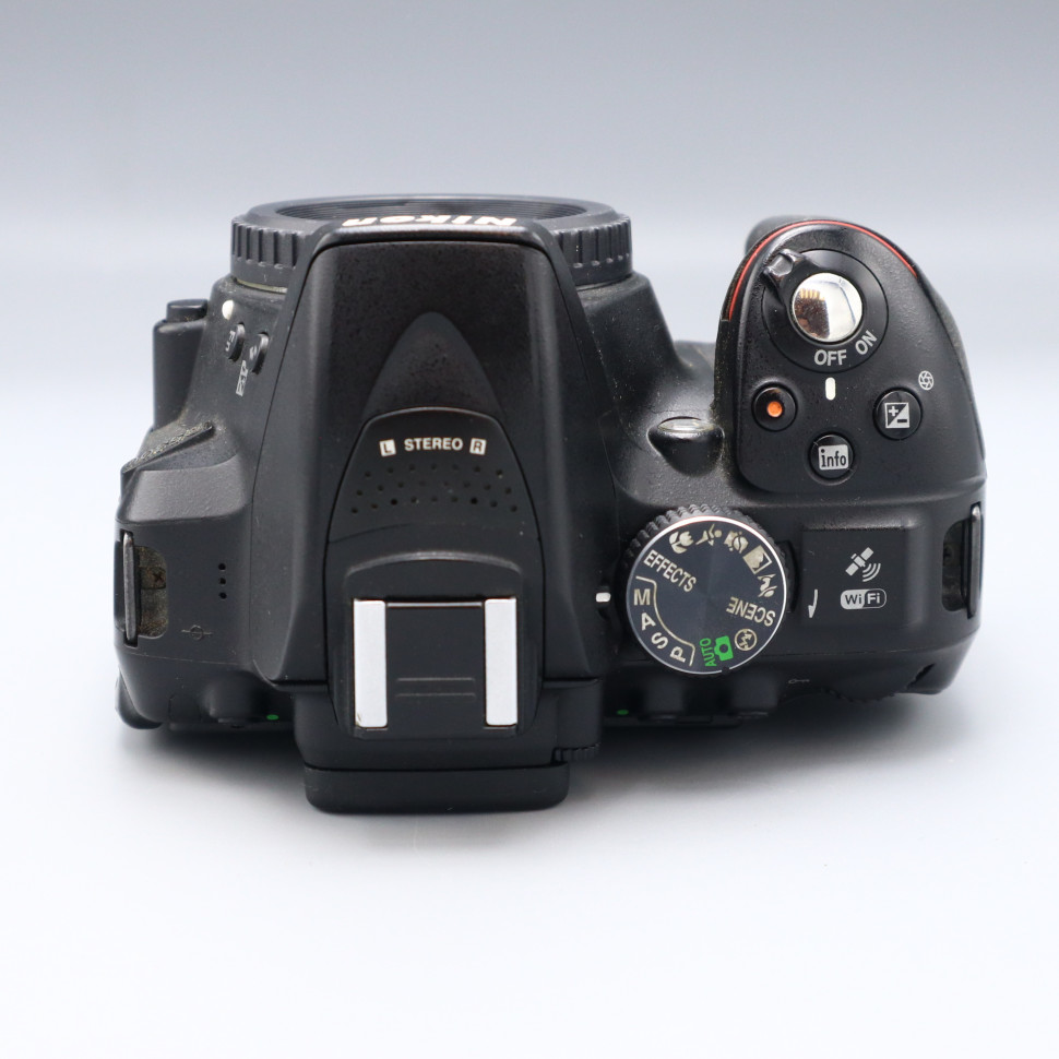 Nikon D5300 body (111400 кадров)