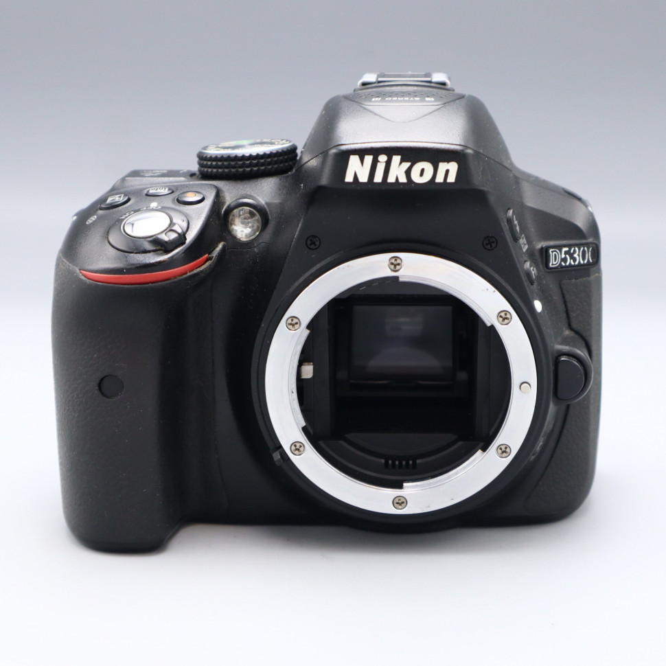 Nikon D5300 body (111400 кадров)