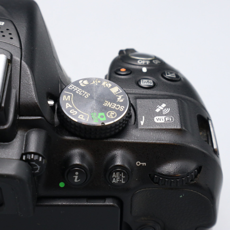 Nikon D5300 body (111400 кадров)