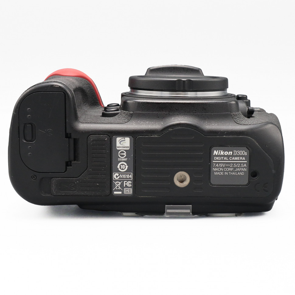 Nikon D300S (111 тыс. кадров)