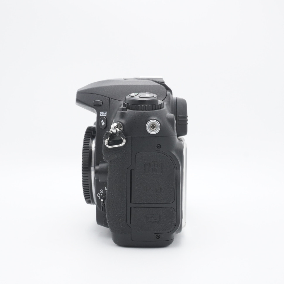 Nikon D200 body (19050 кадров)
