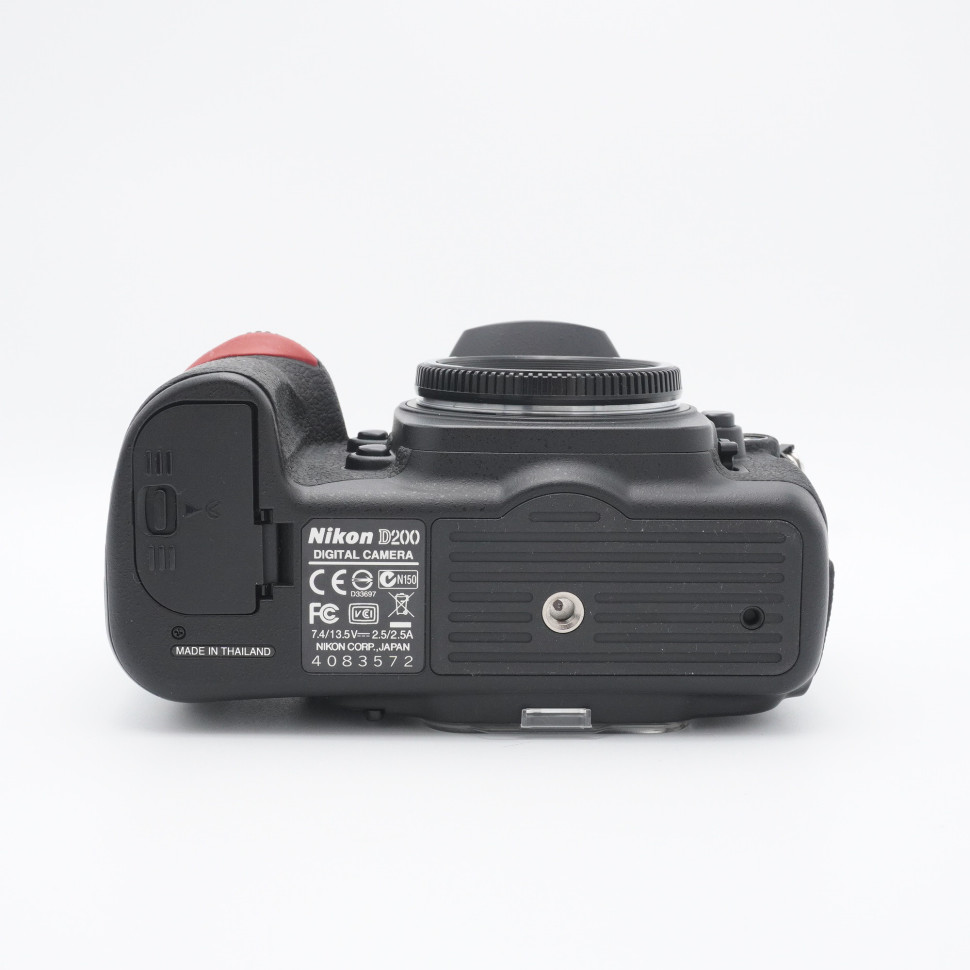 Nikon D200 body (19050 кадров)