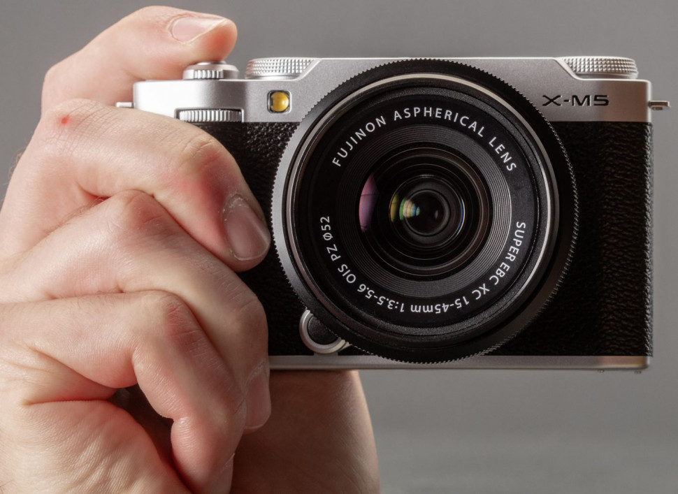 FujiFilm X-M5  (Silver)