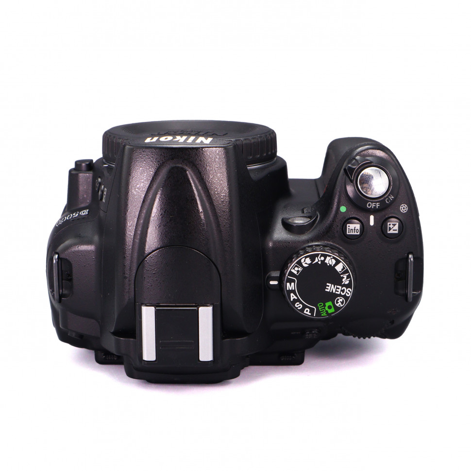 Nikon D5000 (54.000 кадров)