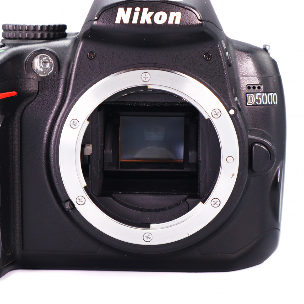 Nikon D5000 (54.000 кадров)