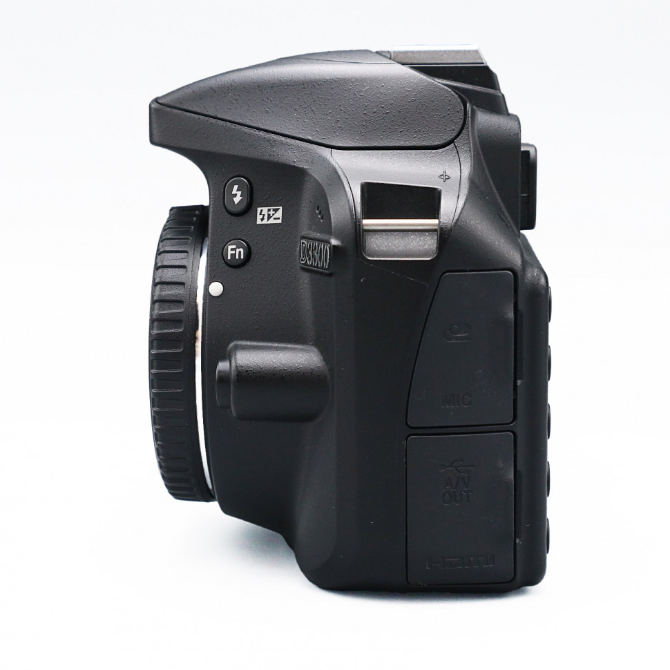 Nikon D3300 Body (9400 кадров)