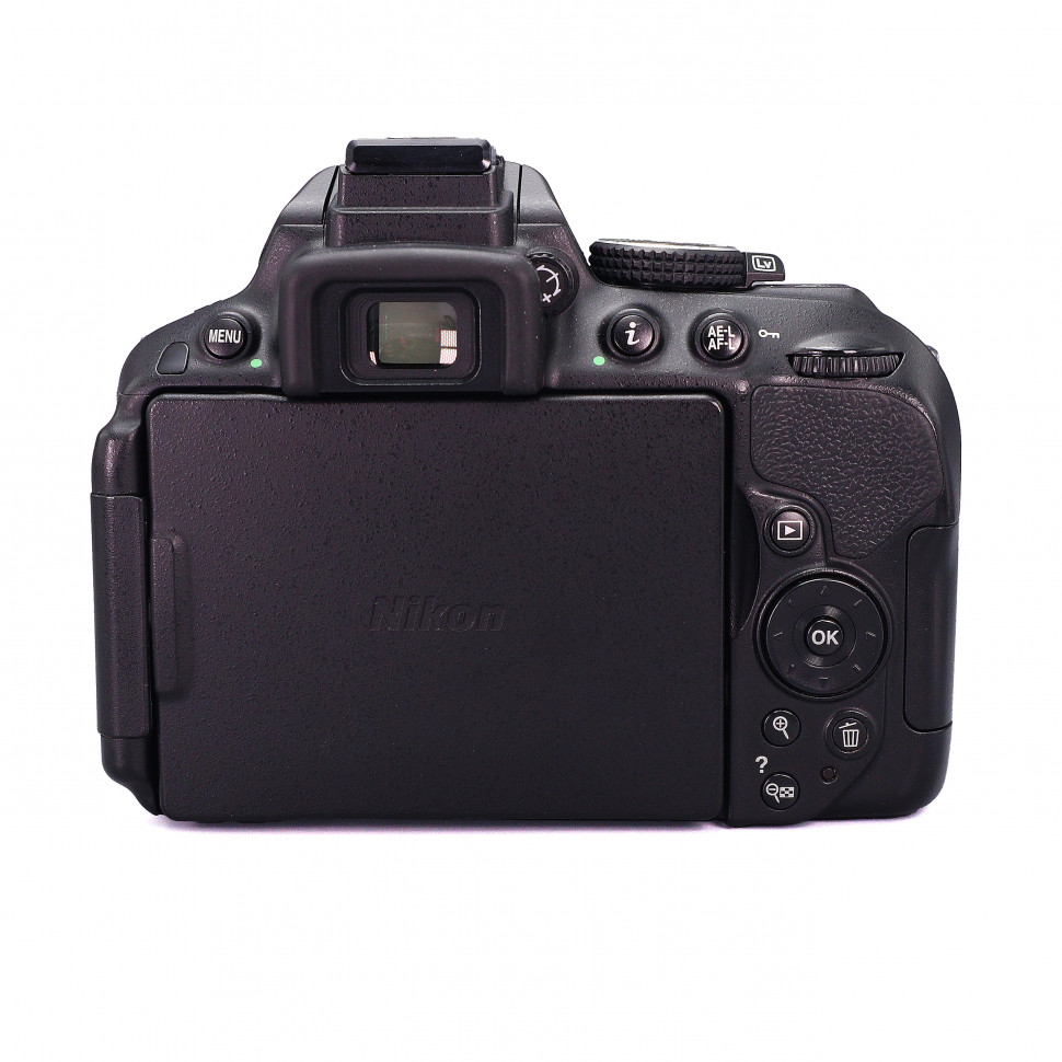 Nikon D5300 Kit AF-P 18-55mm f/3.5-5.6 G VR (2.000 кадров)