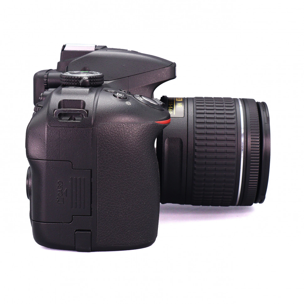 Nikon D5300 Kit AF-P 18-55mm f/3.5-5.6 G VR (2.000 кадров)
