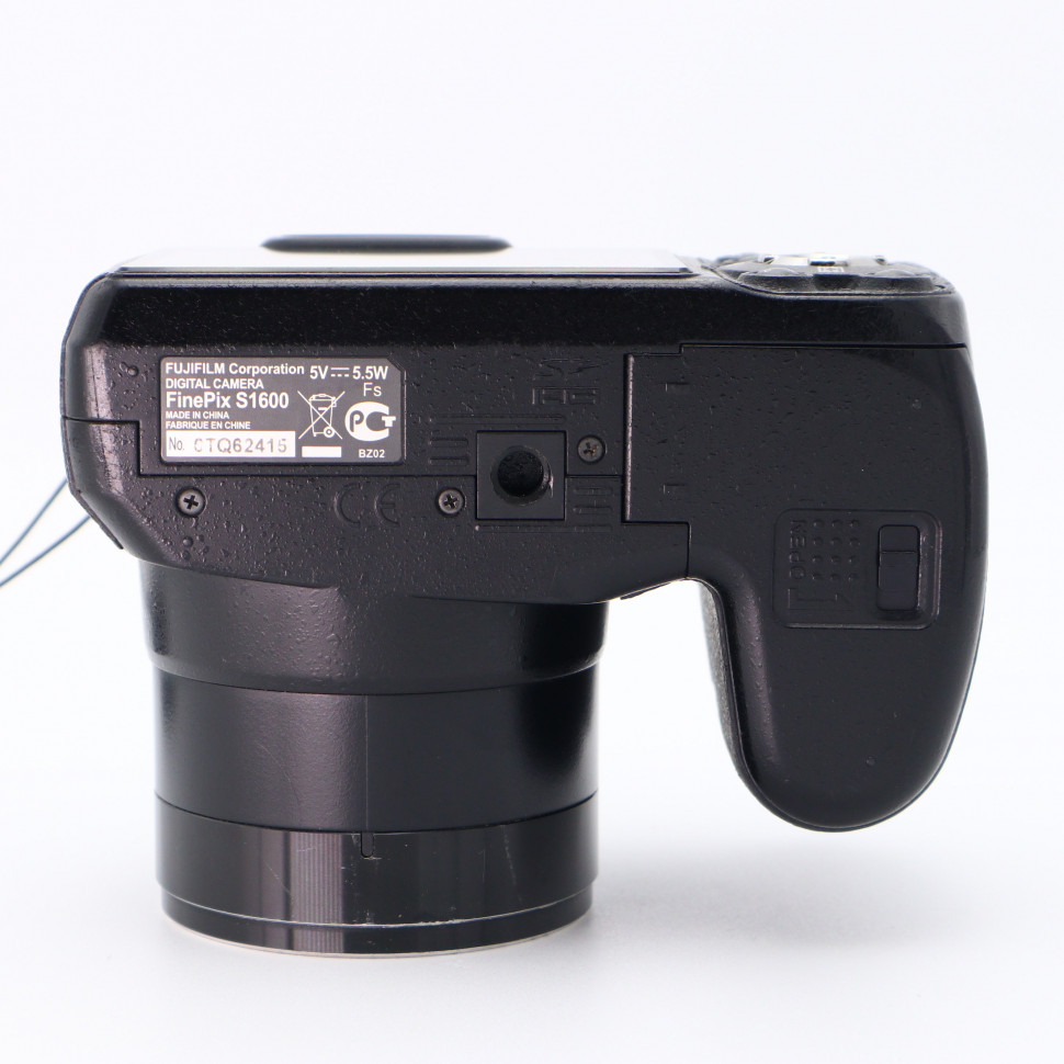 FinePix S1600  (состояние 5-)