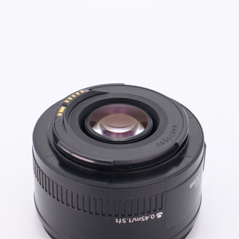 Canon EF 50mm f/1.8 II    (состояние 5-)