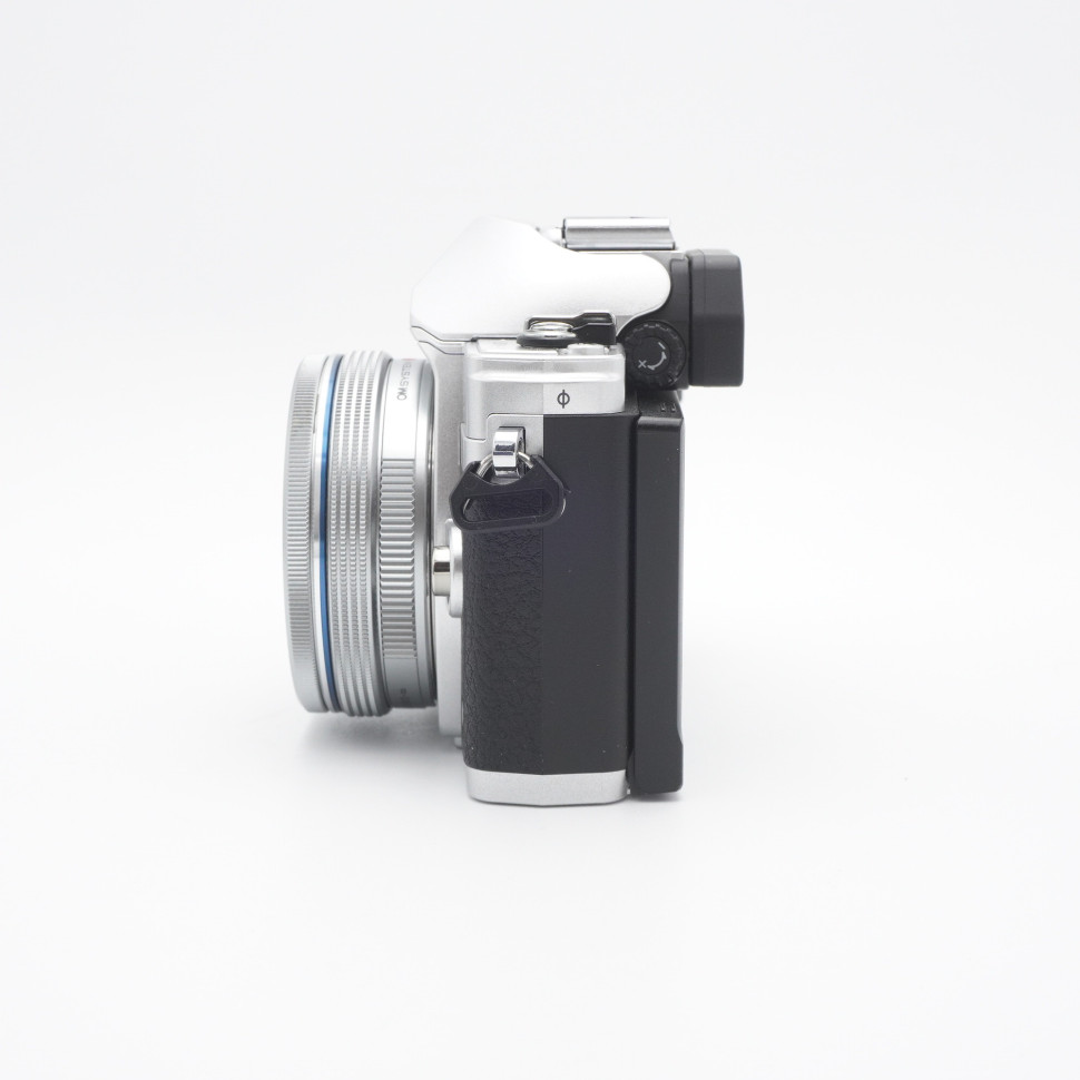 Olympus OM-D E-M10 Mark IV Kit 14-42mm (like new)