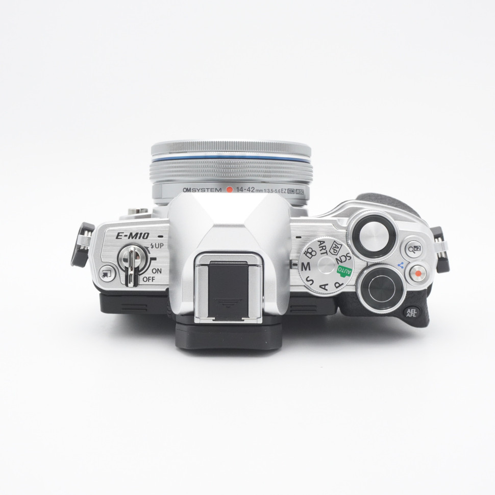 Olympus OM-D E-M10 Mark IV Kit 14-42mm (like new)