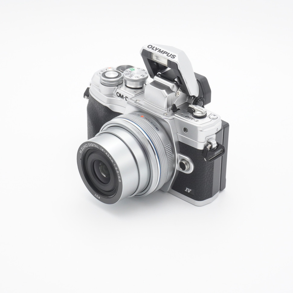Olympus OM-D E-M10 Mark IV Kit 14-42mm (like new)