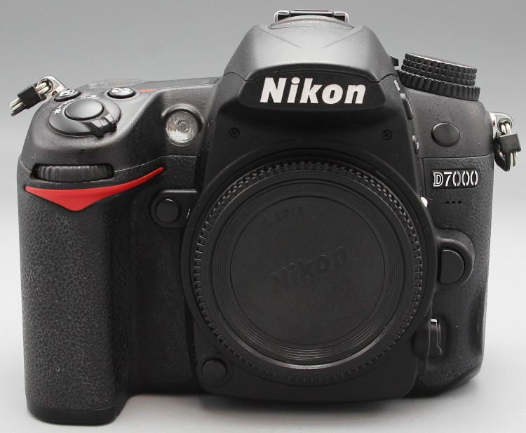 Nikon D7000 (14.000 кадров)