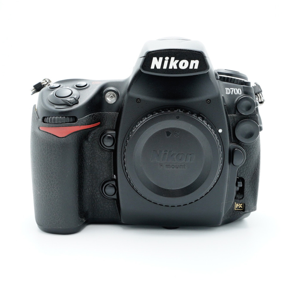 Nikon D700 (47200 кадров)