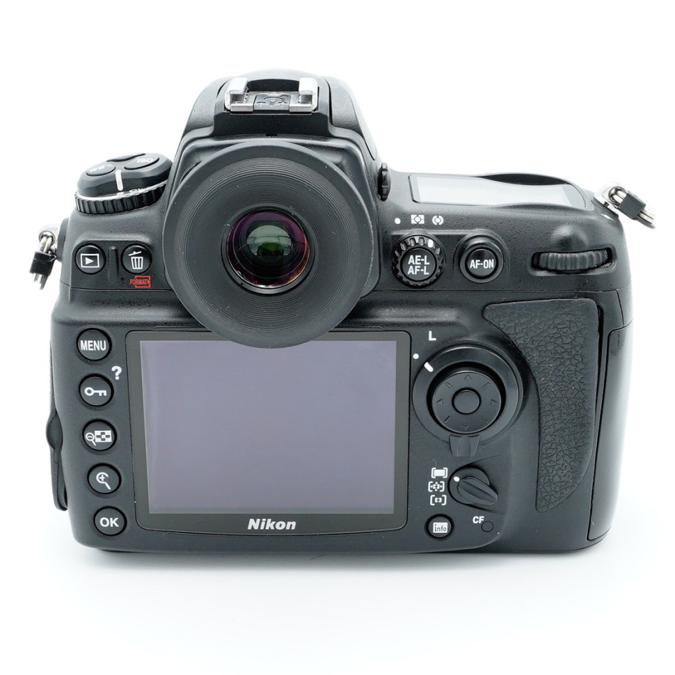 Nikon D700 (47200 кадров)
