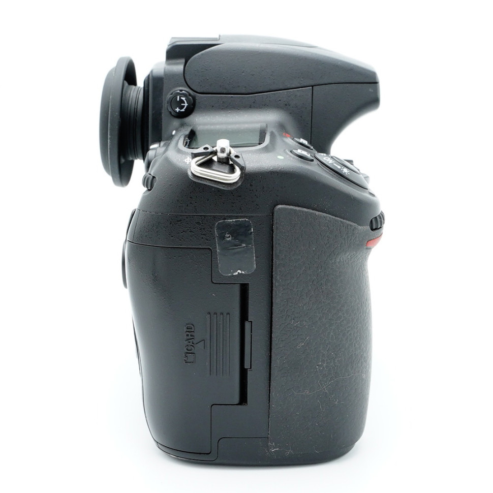 Nikon D700 (47200 кадров)